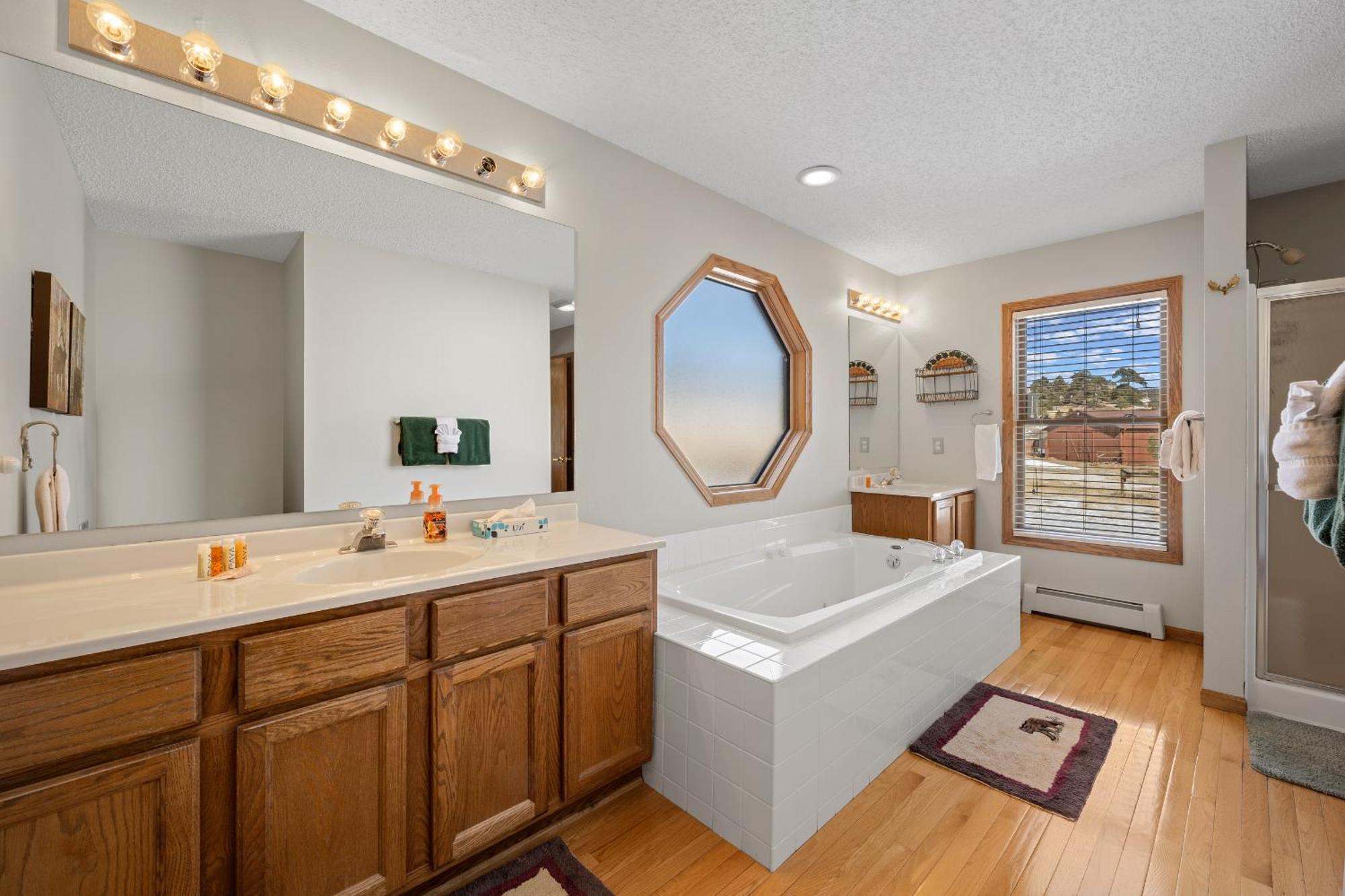 Lily Mountain Lodge - Amazing Mountains Views, Private Hot Tub, Great Location Estes Park Habitación foto